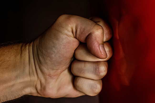 В Кургане подросток вымогал крупную сумму денег у своего знакомого