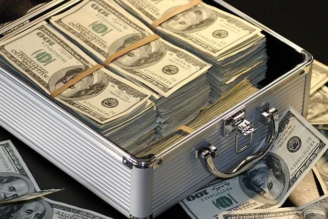 В ВТБ прогнозируют укрепление курса доллара в I квартале