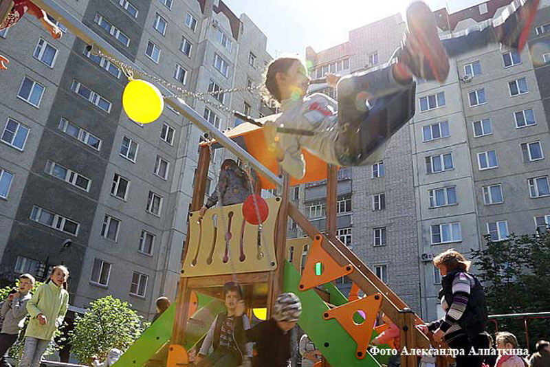 В Курганской области нашли опасные детские площадки