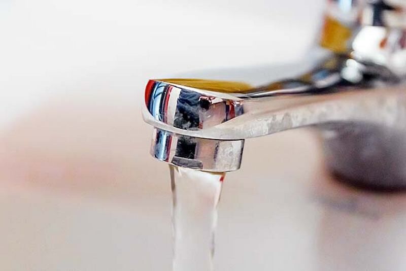 Жителям нескольких микрорайонов Кургана воду из крана лучше не пить