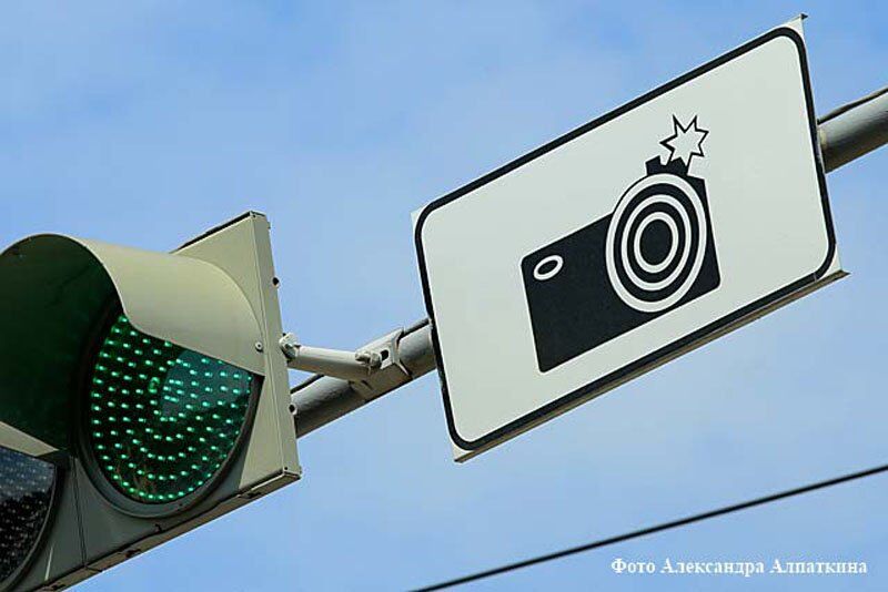 Дорожные камеры в Кургане начали фиксировать непристегнутые ремни и телефоны в руках у водителей