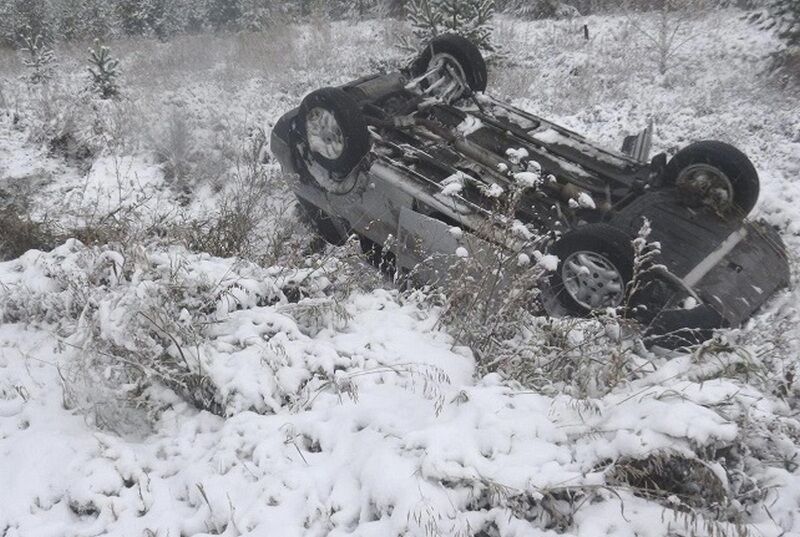 В Курганской области 18-летняя девушка перевернула Land Rover