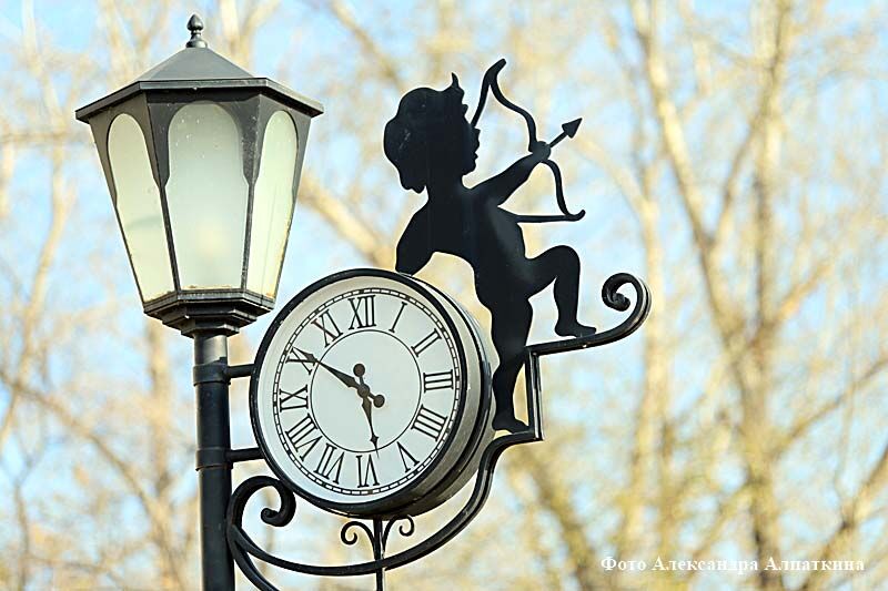 Почему на улицах Кургана невозможно узнать точное время?