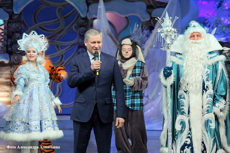 Более семисот маленьких зауральцев получили в подарок волшебную книгу сказок