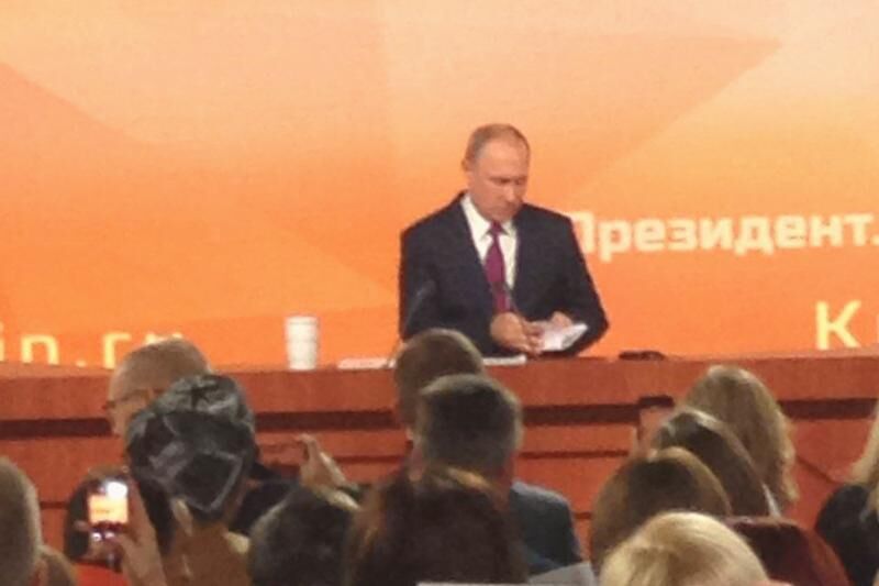 Большая пресс-конференция Владимира Путина началась