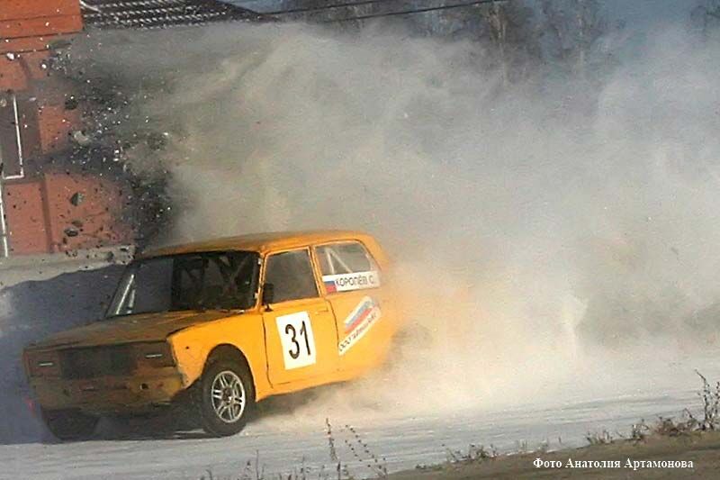 Автогонщики били машины за Кубок Урала и Сибири