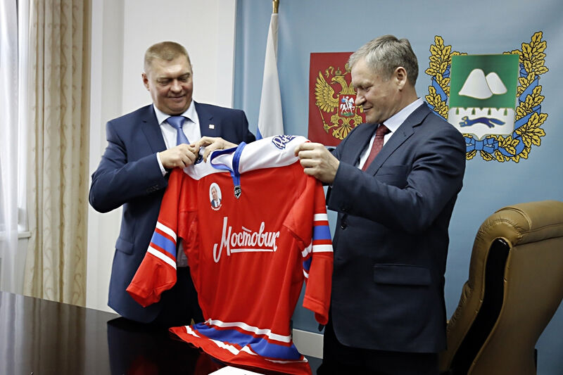 Подарок для зауральских любителей хоккея