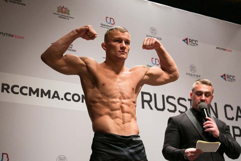 Курганец сразится на одной арене с Емельяненко