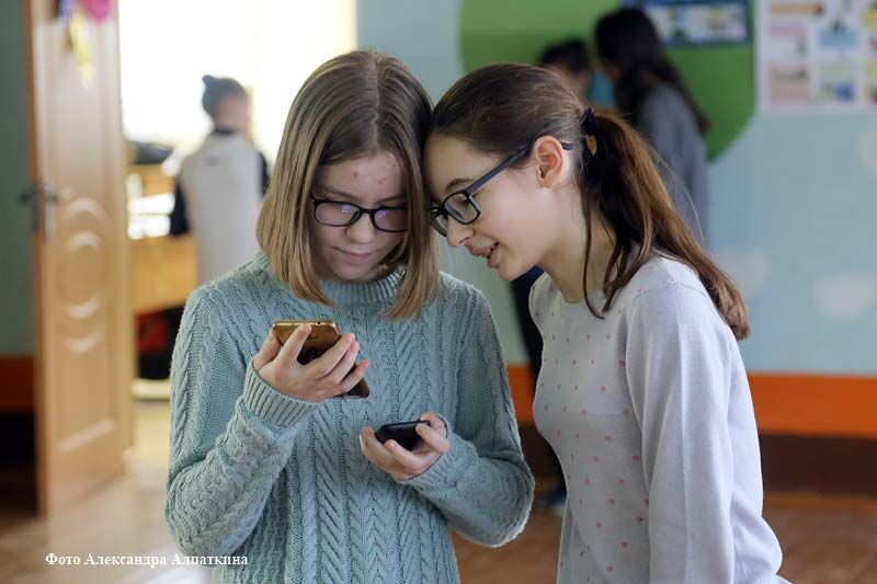 Можно ли детям использовать смартфоны в школе? Мнения курганцев и результаты онлайн-социологии