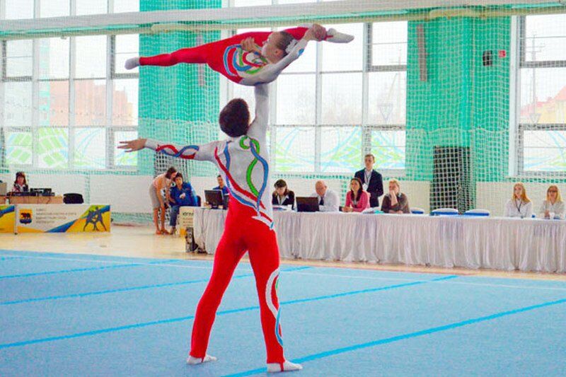 Курганские акробаты удачно выступили в зональном первенстве