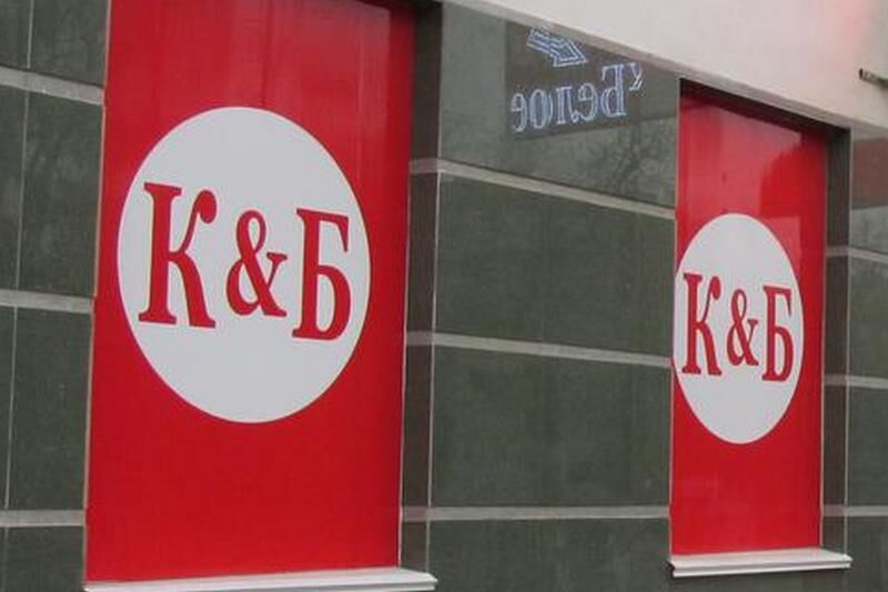 Антимонопольная служба запретила рекламу алкоголя в подъездах