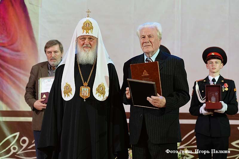 Курганцев приглашают на встречу с писателем Виктором Потаниным