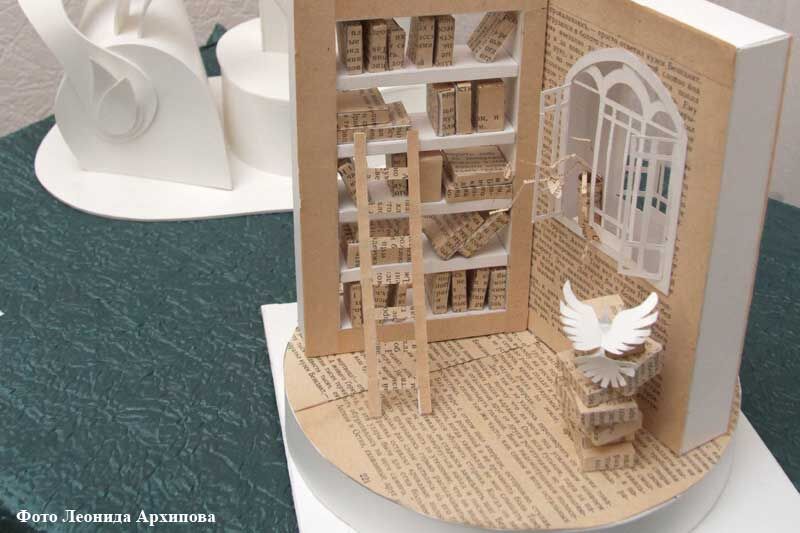 В «Народной галерее» впервые открылась выставка произведений студентов кафедры дизайна КГУ