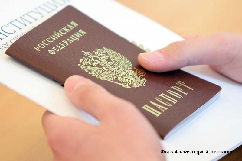Курганцу за несколько часов заменили испорченный паводком паспорт