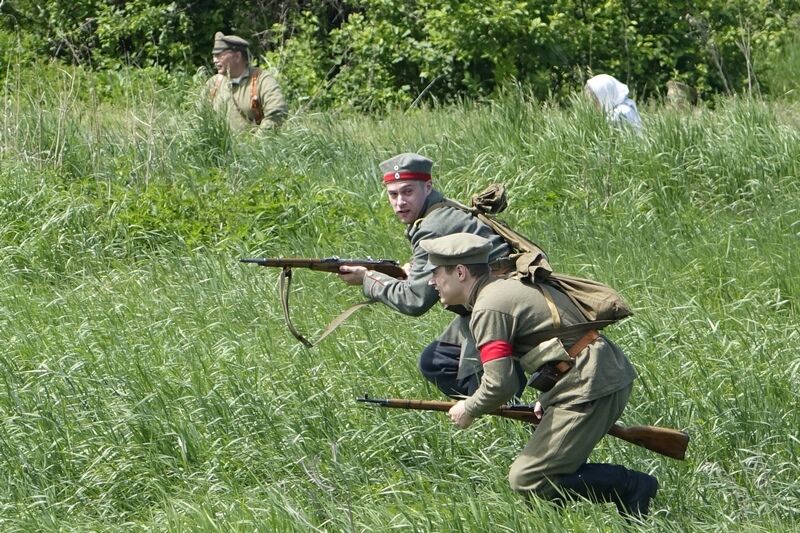 Возле Шадринска реконструировали бой времен гражданской войны