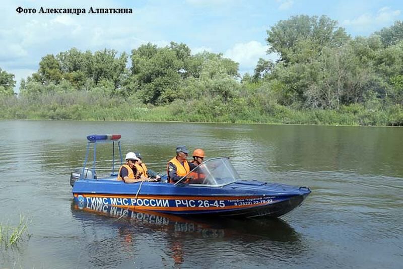 Зауралец на спор решил проплыть 5 км по Исети и едва не утонул