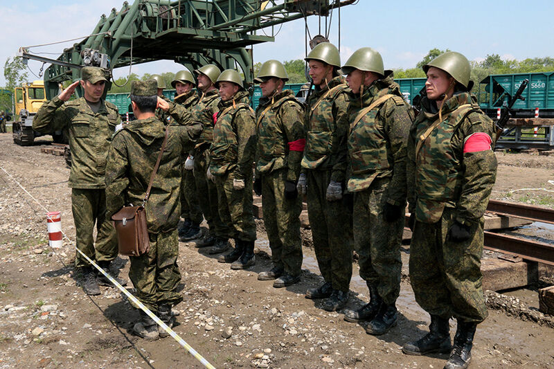 6 августа — День железнодорожных войск