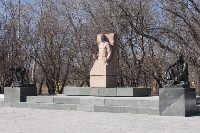 4 августа 1984 года в Шадринске открыли памятник скульптуру Ивану Шадру