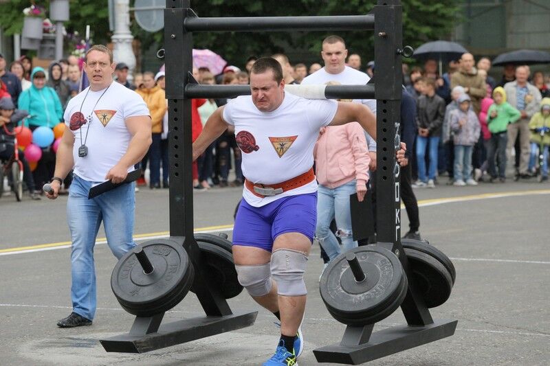 Увезли на скорой: из соревнований «Самый сильный человек» выбыл Алексей Севостьянов