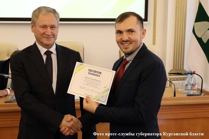 Лидеры сядут за парты