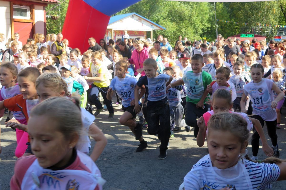 Курганцы вышли на зарядку и пробежали кросс
