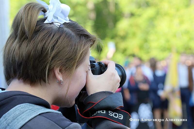 Библиотека имени Югова приглашает зауральцев пройти викторину ко Дню фотографа