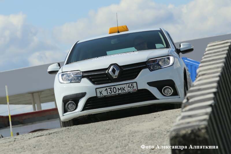 В Кургане сервис «Максим» предоставил бесплатные поездки бригадам медико-психологической помощи МЧС