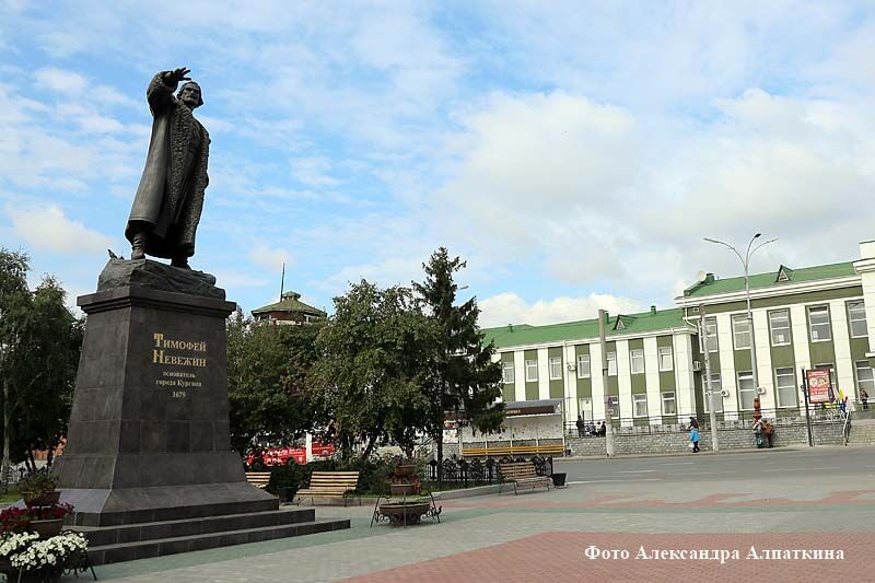 18 лет назад городские власти присвоили привокзальной площади имя Вениамина Слосмана