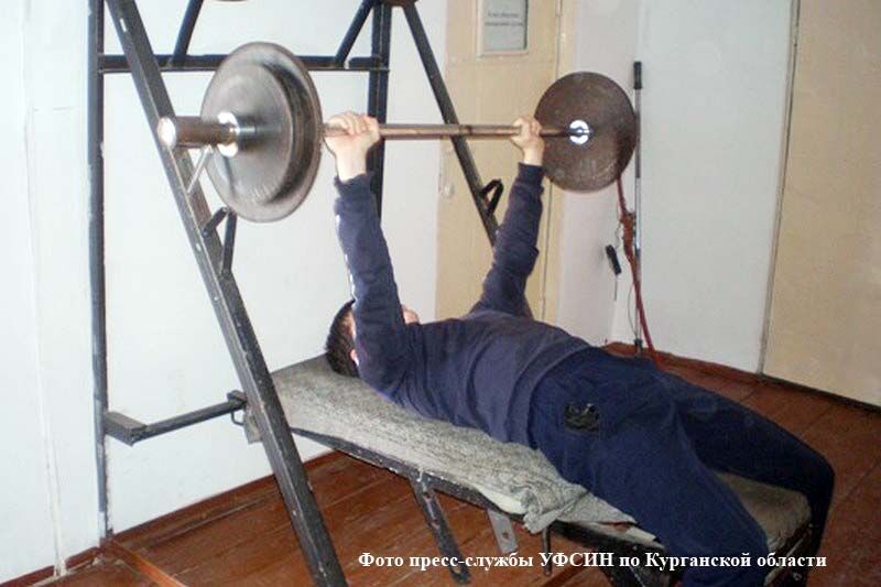 В Зауралье в следственном изоляторе трудные подростки устроили соревнования