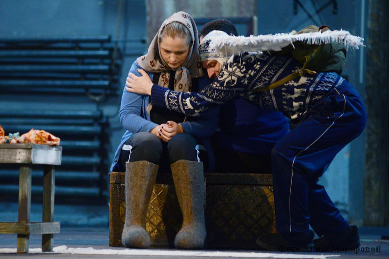 Курганцев ждет веселая премьера с песнями, танцами и… гробом