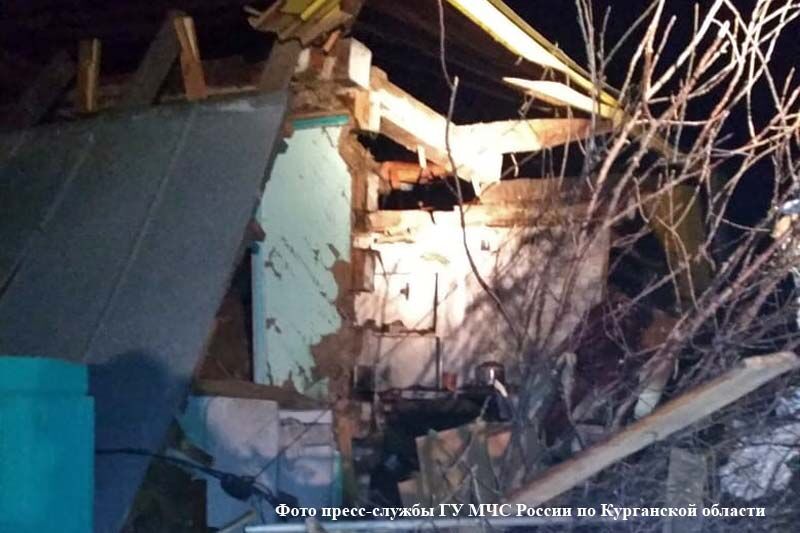 Ударной волной от хлопка газа поврежден дом в селе Звериноголовское Курганской области