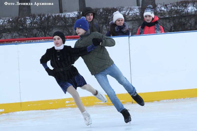 В курганских парках открылись катки