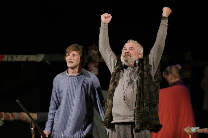 Аплодисменты в Год театра