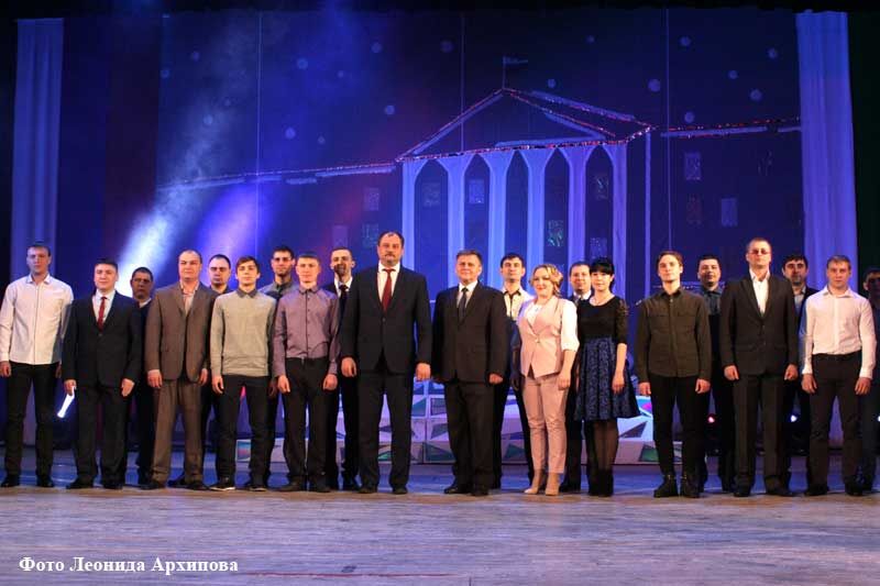 Страна живет, пока работают заводы!