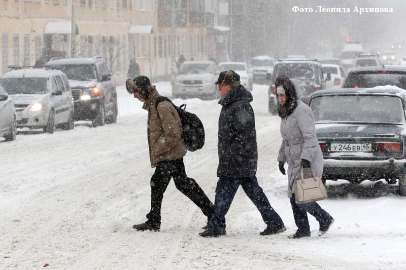 В Кургане на зимнее обслуживание улично-дорожной сети готовы выйти более 100 единиц техники