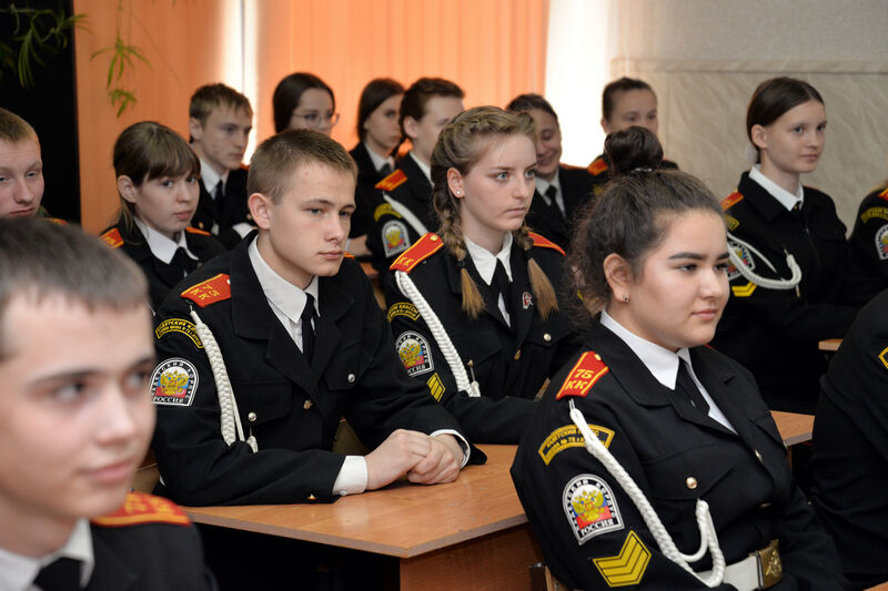 Глава города Кургана Андрей Потапов провел урок мужества в школе № 75