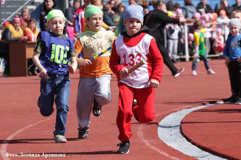 В Кургане проходит 25-я юбилейная легкоатлетическая эстафета среди воспитанников детских садов