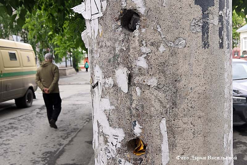 В Кургане демонтировали 15 несанкционированных рекламных щитов и информационных конструкций