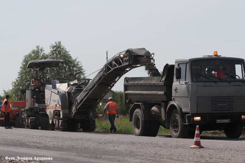 Улицы Кургана ремонтируют днём и ночью