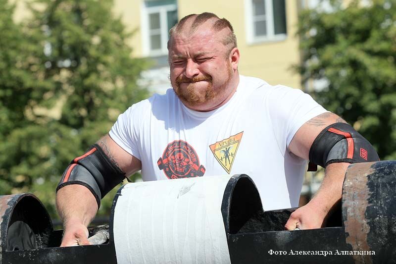 В Кургане прошли соревнования по силовому экстриму