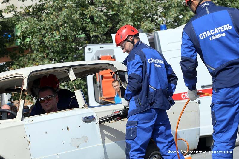 В Кургане на Дне города показали, как спасают жизни