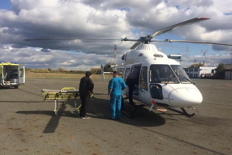 В Курган вертолетом санавиации экстренно эвакуирована 80-летняя жительница города Мишкино