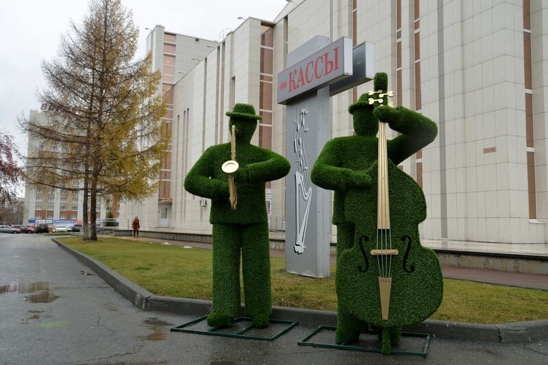 Курганцев просят бережно относиться к топиариям