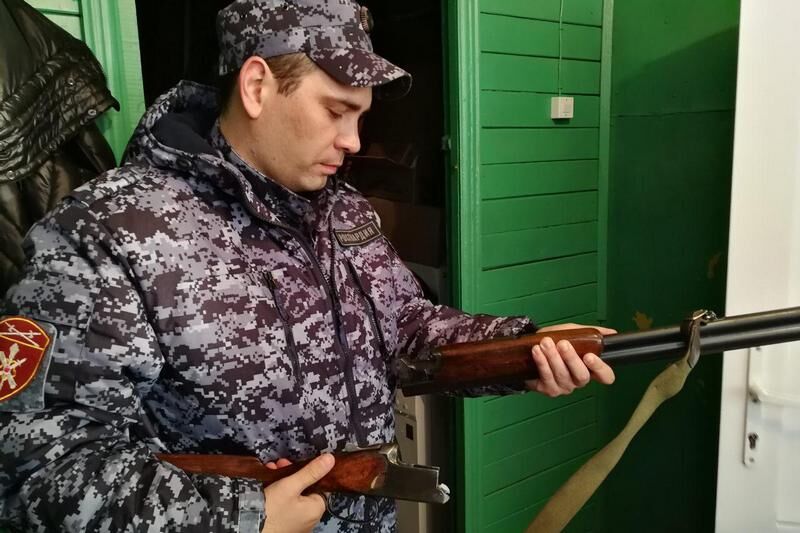 В Курганской области продолжается проверка владельцев оружия