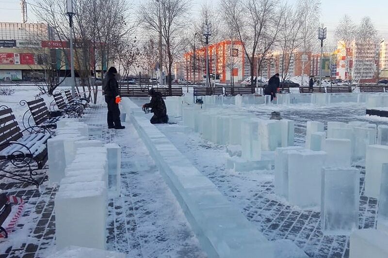 На следующей неделе в центре Кургана начнут устанавливать елку и горку