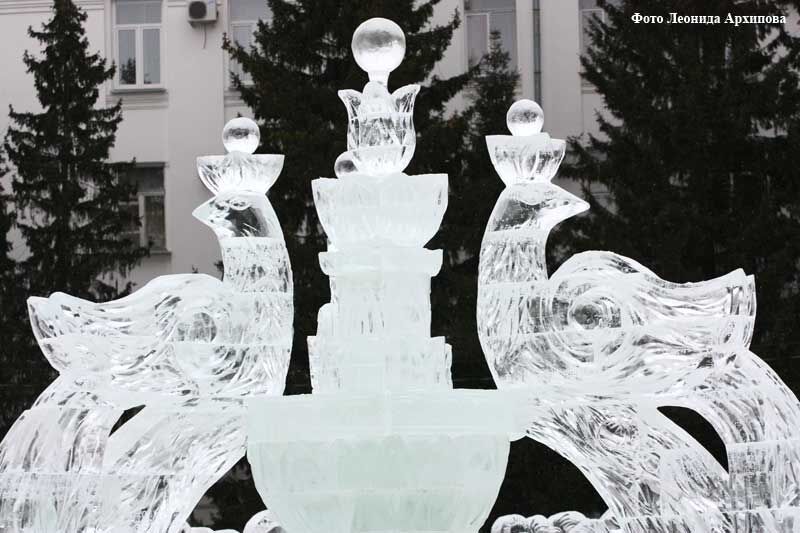 За выходные бесформенные снежные глыбы в горсаду Кургана превратятся в шедевры