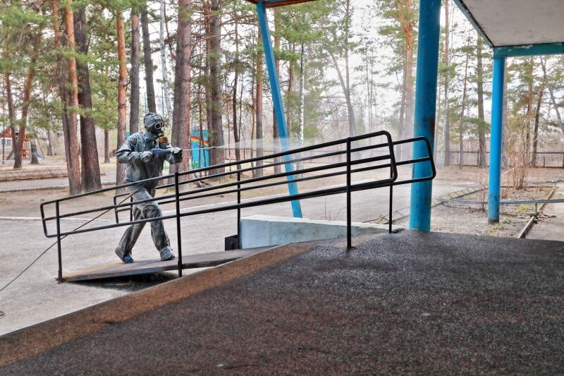 В Зауралье сотрудники МЧС дезинфицируют территорию детдомов