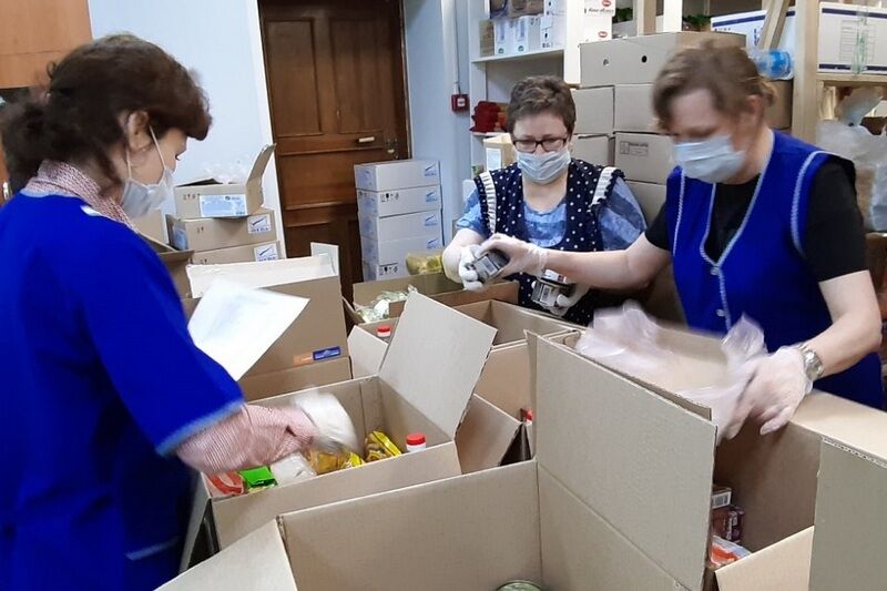 Прокуратура проверит, почему в Кургане появились очереди за бесплатными продуктами