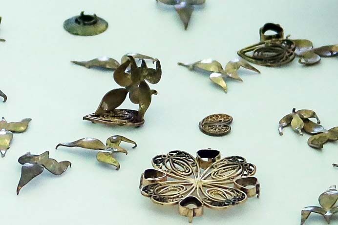 18-летний курганец воровал золотые украшения из квартиры родственницы