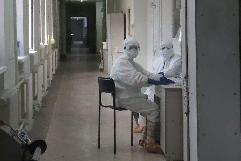 Школы Москвы переходят на дистанционное обучение из-за роста заболеваемости COVID-19